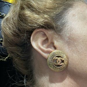 CHANEL EARRINGS
